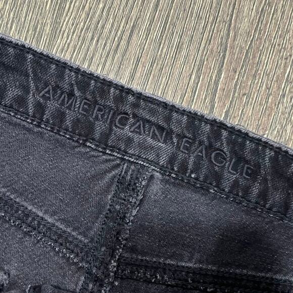 American Eagle Mom Shorts High Rise Distressed Denim Frayed Hem Black Size 4 - Picture 4 of 7